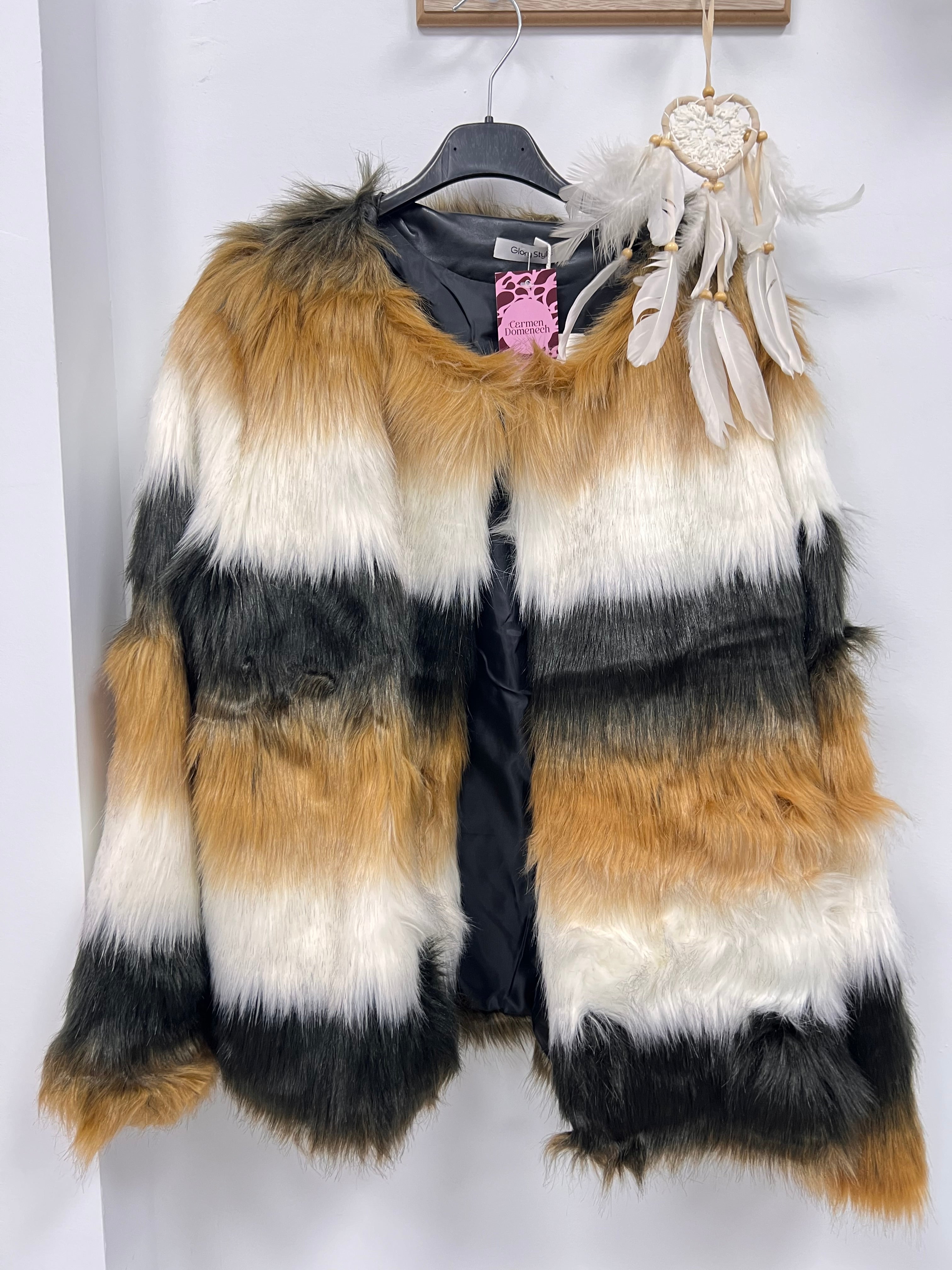 ABRIGO “Carlota”