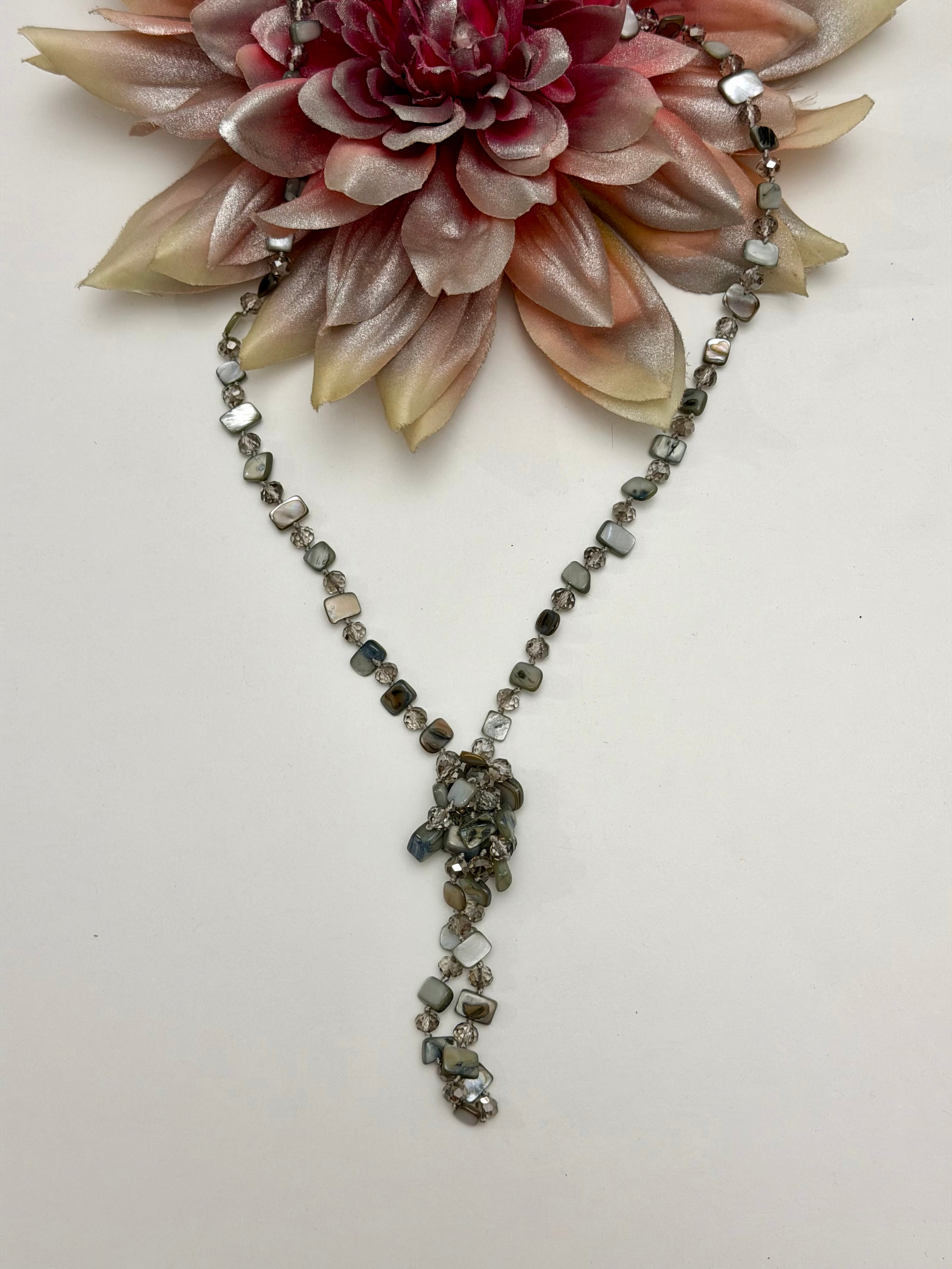 COLLAR CRISTAL GRIS
